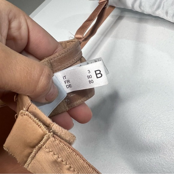 La Perla nude mesh bra size 36B - Picture 3 of 5